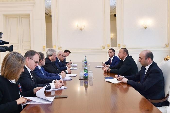 Ilham Aliyev empfängt eine italienische Delegation